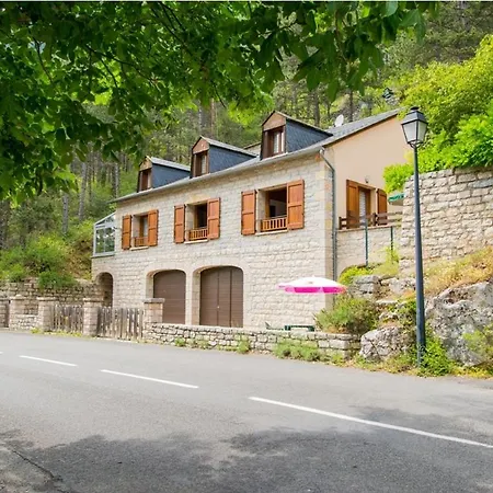Hébergement de vacances Location A Chanteperdrix 2 Personnes *